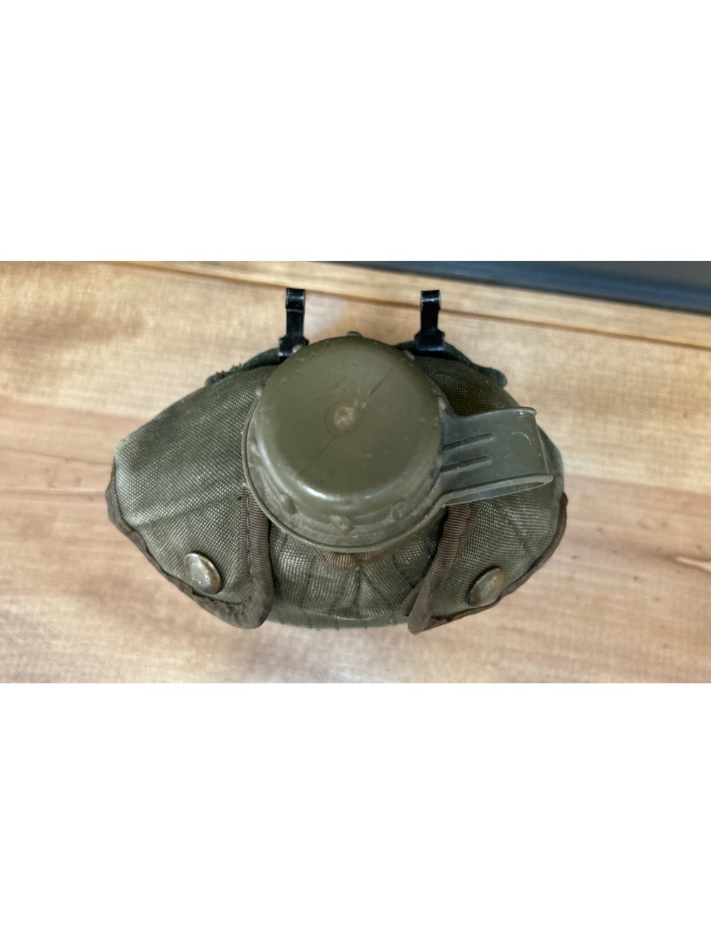 Vintage 1958 U.S. Military Canvas Army Canteen with Cover & Metal Clips - Picture 7 of 10